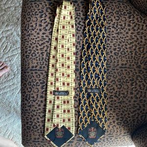 2 silk Paolo Gucci ties excellent condition